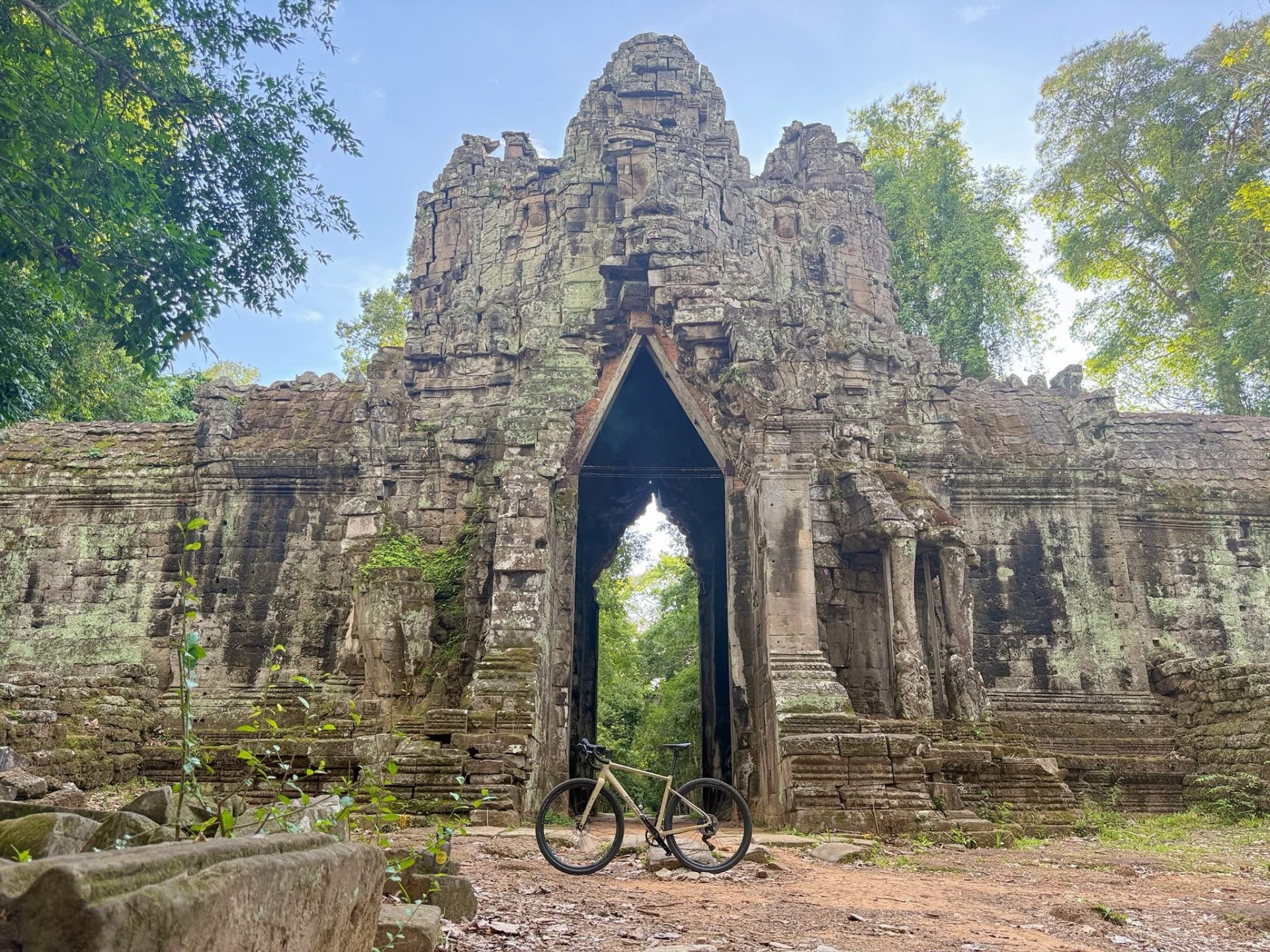 PHNOM PENH – SIEM REAP